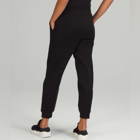 Lululemon Scuba HighRise Jogger 25 - Picture 3 of 11